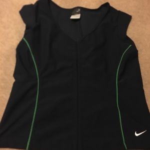 Nike top dry fit activewear